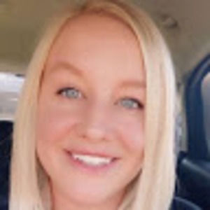 Meet your Posher, Chloe